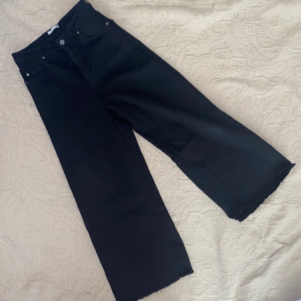 Black Wide Leg Jeans with Raw Hem (H&M)!